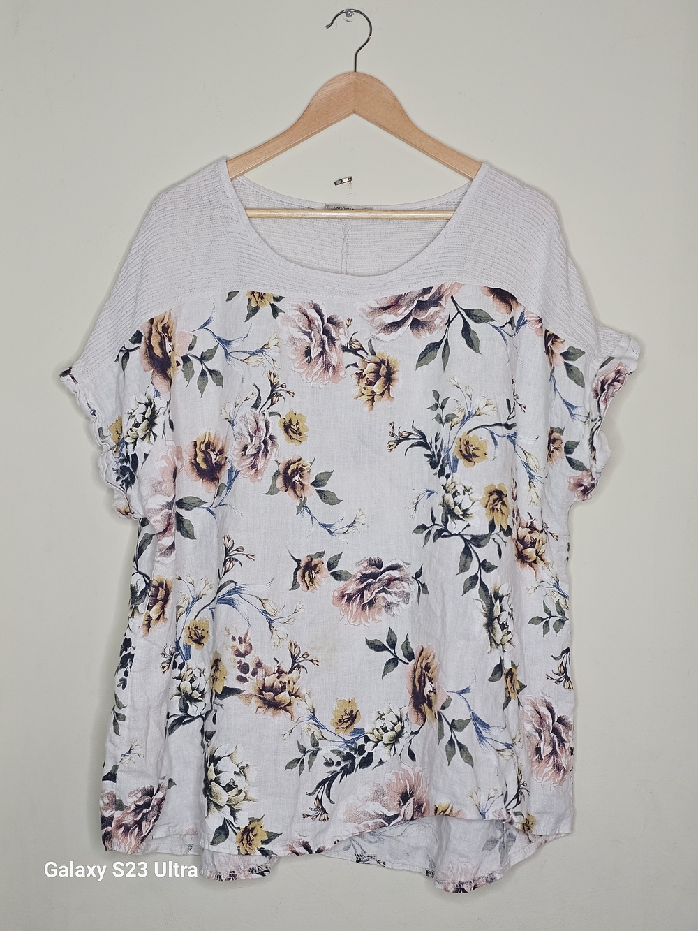 Relaxed White Floral Short-Sleeve Tunic Top